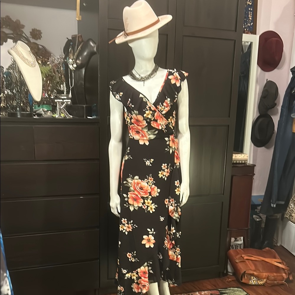 Cupshe Orange and Black Sleeveless V-Neck Maxi Sundress